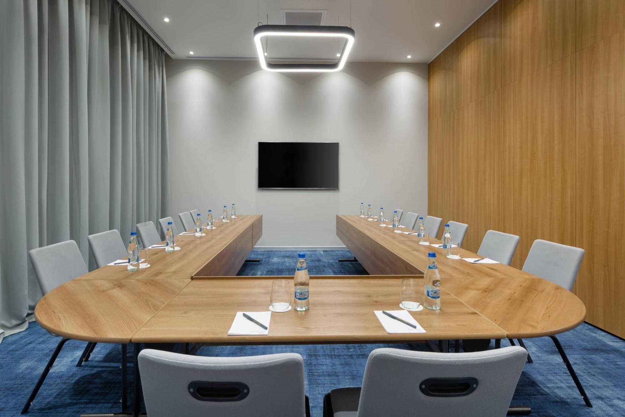 Courtyard By Marriott Floreasca 4*
