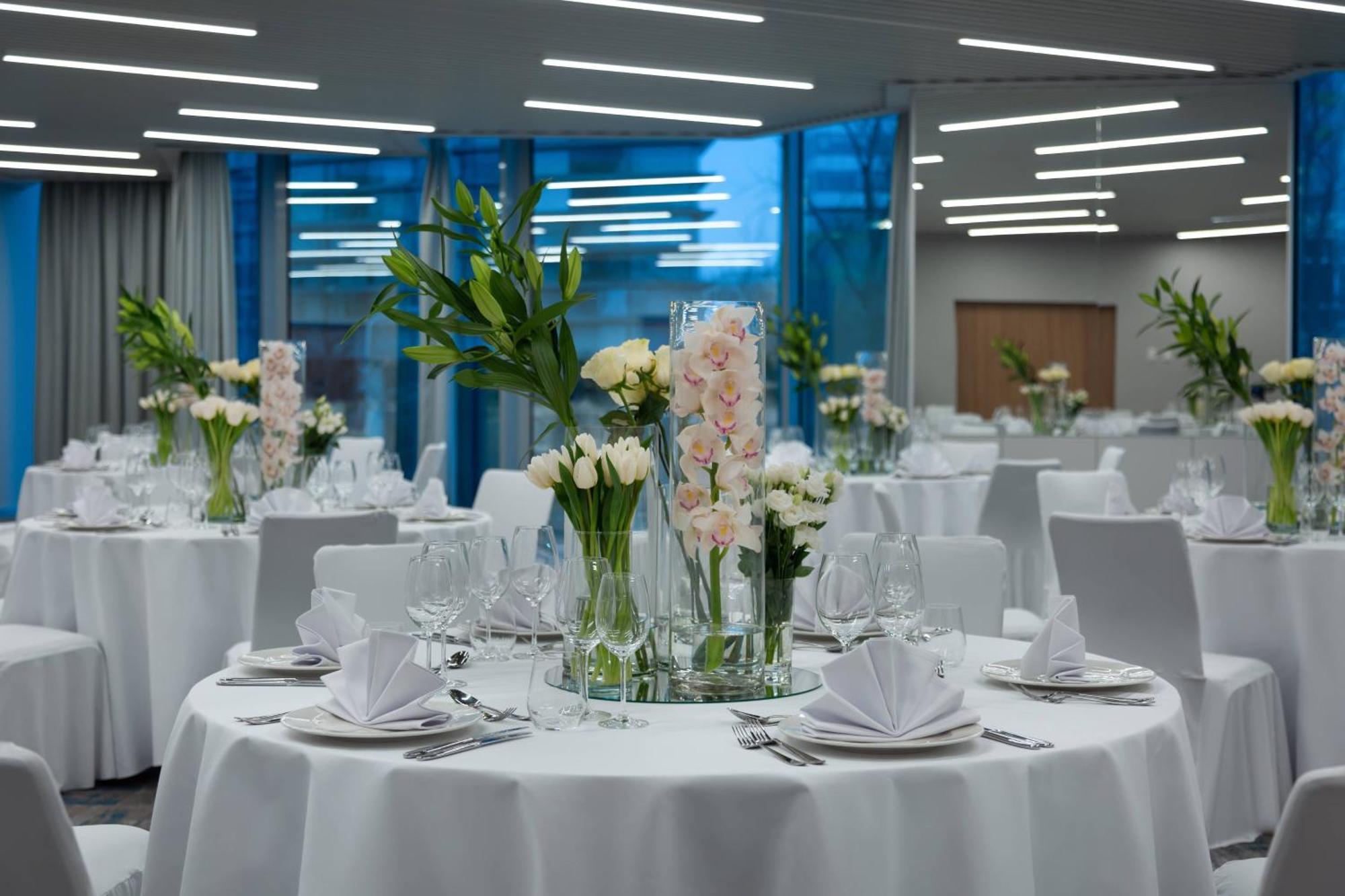 Courtyard By Marriott Floreasca Hotel 4*