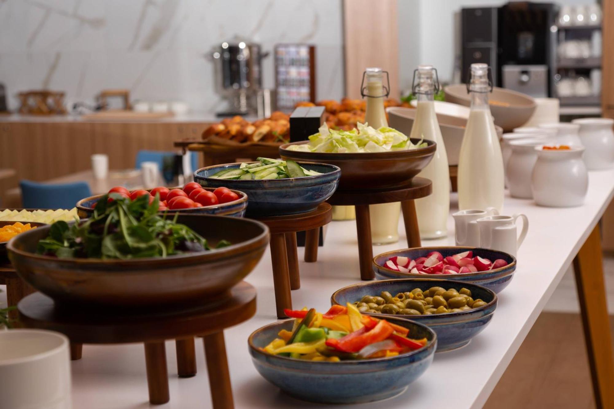 Hotel Courtyard By Marriott Floreasca 4*